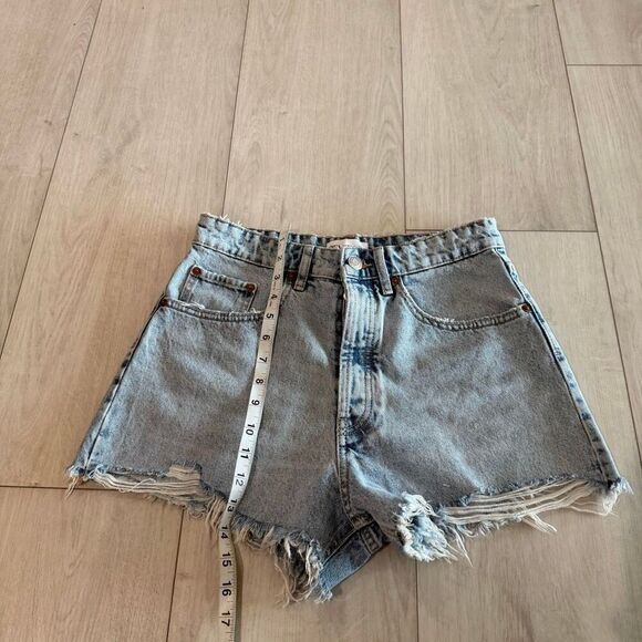 Zara women’s demin shorts size 6 - Picture 2 of 7